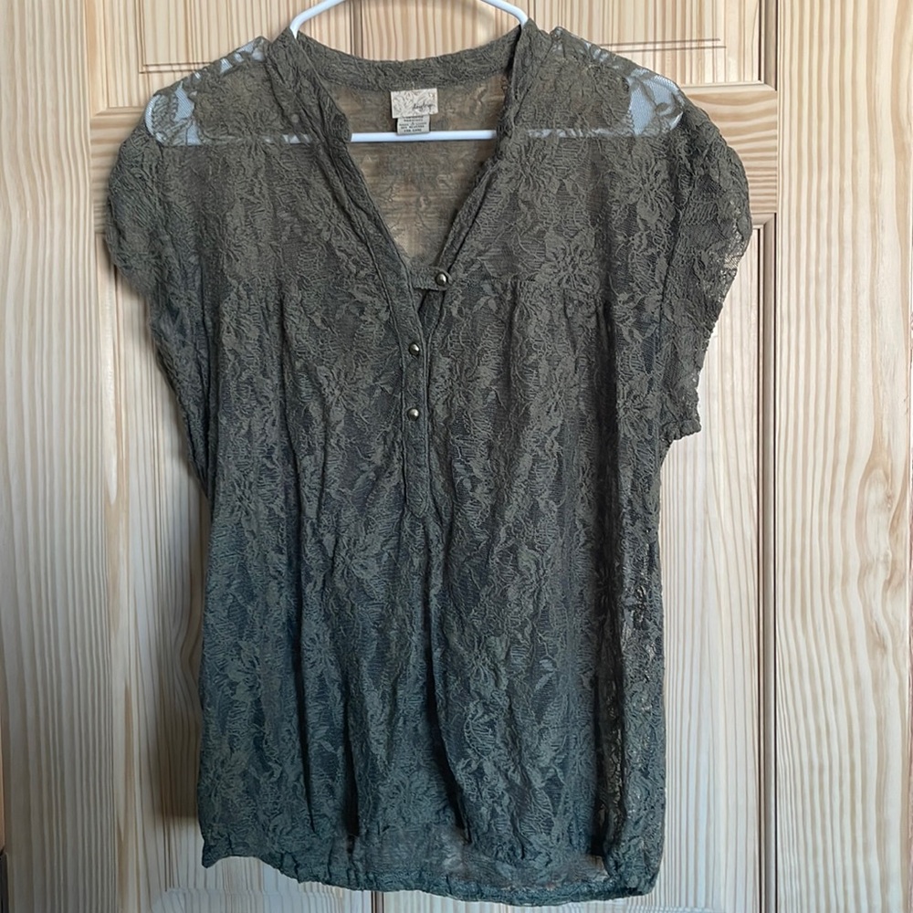 DAYTRIP green lace see-thru top | Size large | in great condition